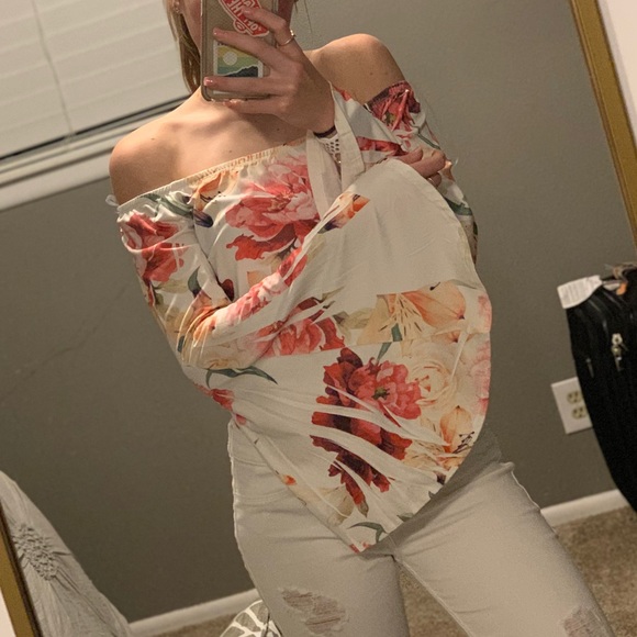 Off the shoulder floral top, XS/S - Picture 2 of 4